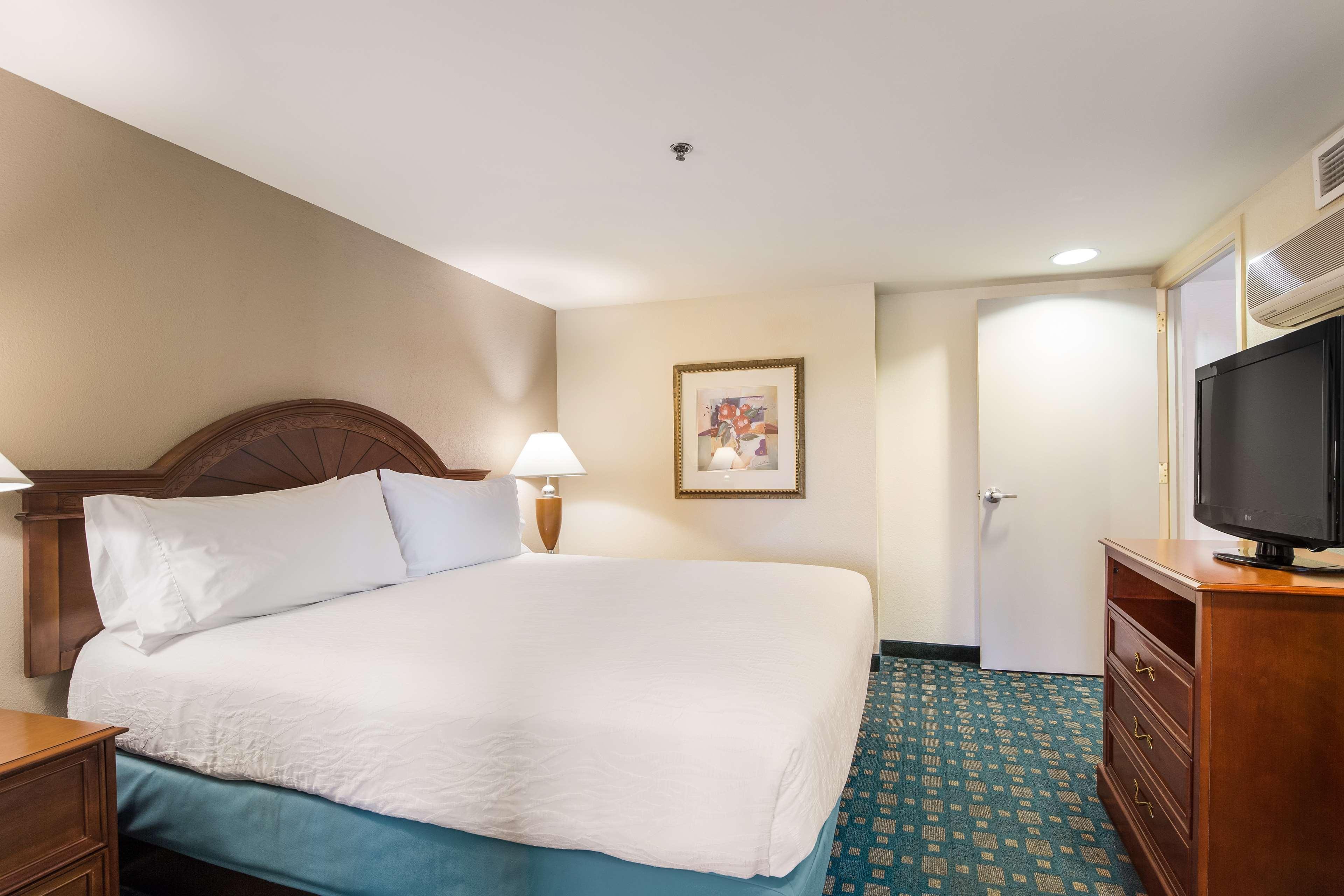 Hilton Garden Inn Suffolk Riverfront מראה חיצוני תמונה