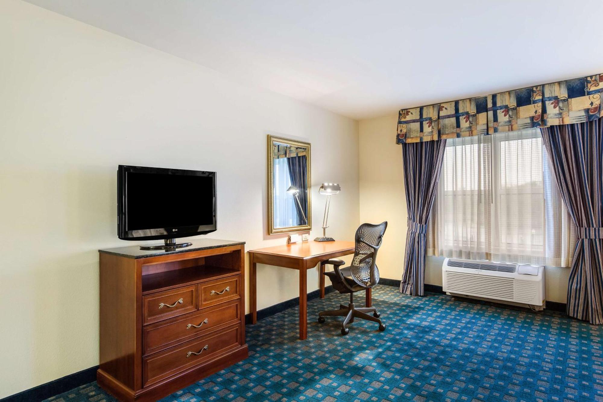 Hilton Garden Inn Suffolk Riverfront מראה חיצוני תמונה