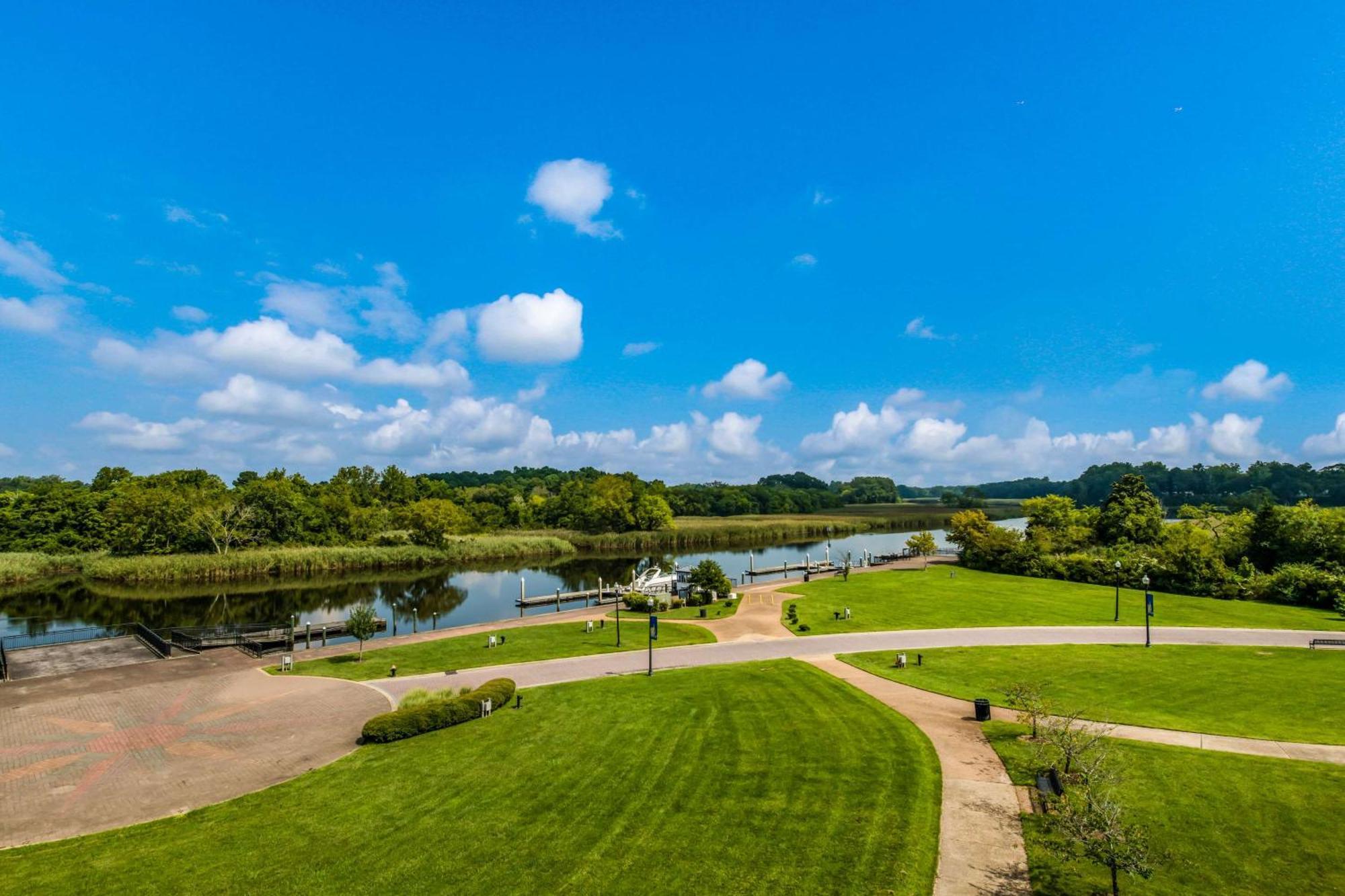 Hilton Garden Inn Suffolk Riverfront מראה חיצוני תמונה